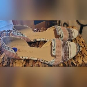 Restricted striped canvas flats